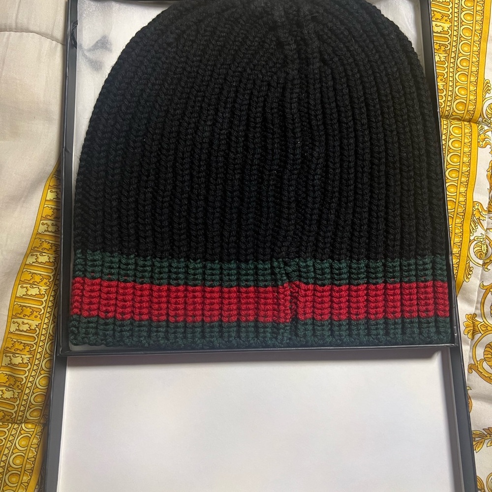 Gucci Black Knit Beanie with Red and Green Stripes